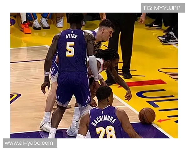 杰伦布朗强势出击里夫斯裆部引发争议裁判未作出判罚引热议